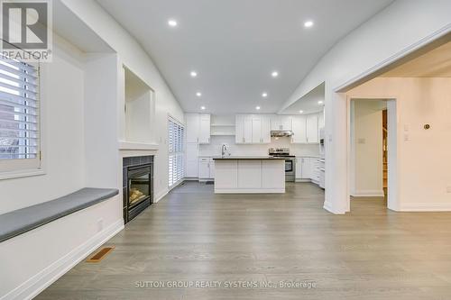 3440 Warley Court, Mississauga, ON - Indoor Photo Showing Living Room With Fireplace