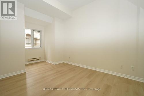 320 - 330 Princess Royal Drive, Mississauga, ON - Indoor Photo Showing Other Room