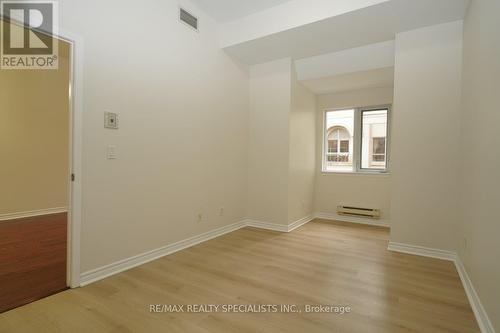 320 - 330 Princess Royal Drive, Mississauga, ON - Indoor Photo Showing Other Room