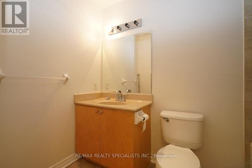 320 - 330 Princess Royal Drive, Mississauga, ON - Indoor Photo Showing Bathroom