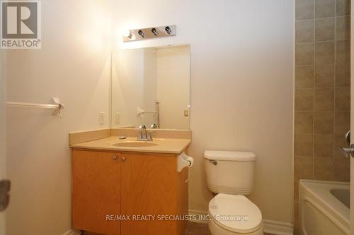 320 - 330 Princess Royal Drive, Mississauga, ON - Indoor Photo Showing Bathroom