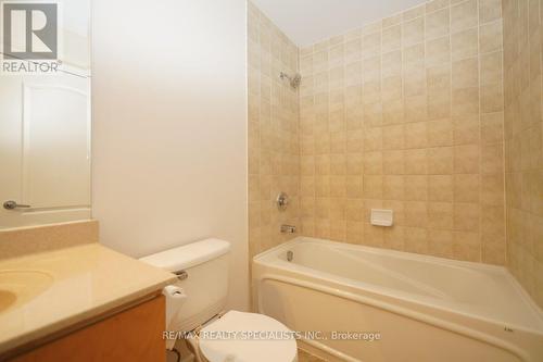 320 - 330 Princess Royal Drive, Mississauga, ON - Indoor Photo Showing Bathroom