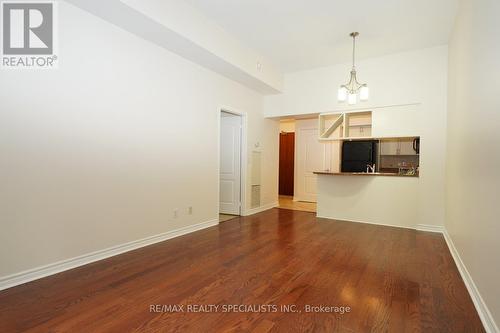 320 - 330 Princess Royal Drive, Mississauga, ON - Indoor Photo Showing Other Room