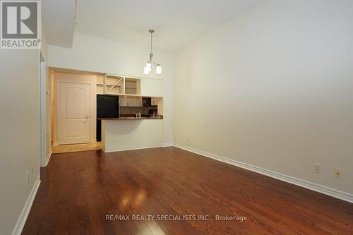 320 - 330 Princess Royal Drive, Mississauga, ON - Indoor Photo Showing Other Room