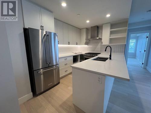 212N 22226 Brown Avenue, Maple Ridge, BC - Indoor Photo Showing Kitchen With Double Sink With Upgraded Kitchen