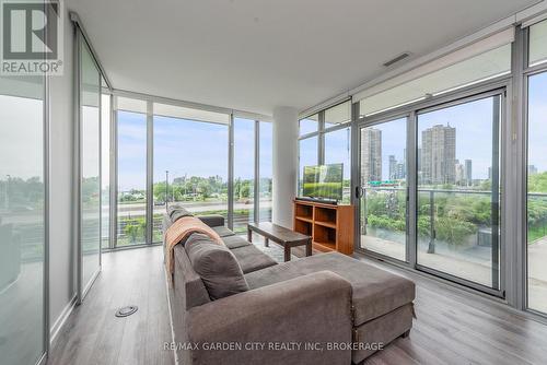 405 - 103 The Queensway, Toronto (High Park-Swansea), ON - Indoor Photo Showing Living Room