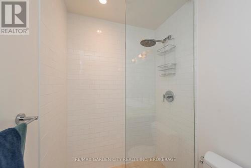 405 - 103 The Queensway, Toronto (High Park-Swansea), ON - Indoor Photo Showing Bathroom