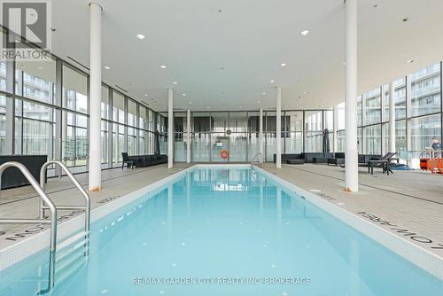 405 - 103 The Queensway, Toronto (High Park-Swansea), ON - Indoor Photo Showing Other Room With In Ground Pool