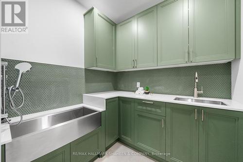 66 Parkhurst Boulevard, Toronto, ON - Indoor Photo Showing Kitchen