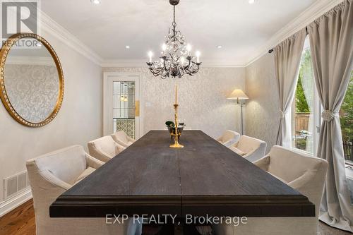 142 Timberline Trail, Aurora, ON - Indoor Photo Showing Dining Room