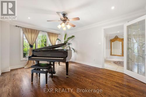 142 Timberline Trail, Aurora, ON - Indoor Photo Showing Other Room