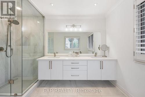 142 Timberline Trail, Aurora, ON - Indoor Photo Showing Bathroom