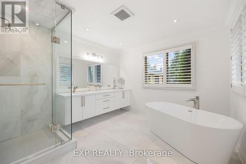 142 Timberline Trail, Aurora, ON - Indoor Photo Showing Bathroom