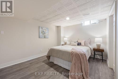 142 Timberline Trail, Aurora, ON - Indoor Photo Showing Bedroom