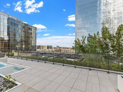 View - 4606-720 Rue St-Jacques, Montréal (Ville-Marie), QC - Outdoor With In Ground Pool