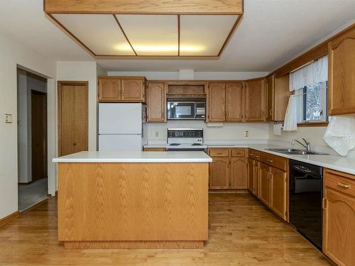 265 London Drive, Thunder Bay, ON - Indoor Photo Showing Kitchen With Double Sink