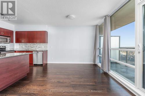 803 - 15 Legion Road N, Toronto, ON - Indoor Photo Showing Kitchen