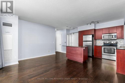 803 - 15 Legion Road N, Toronto, ON - Indoor Photo Showing Kitchen