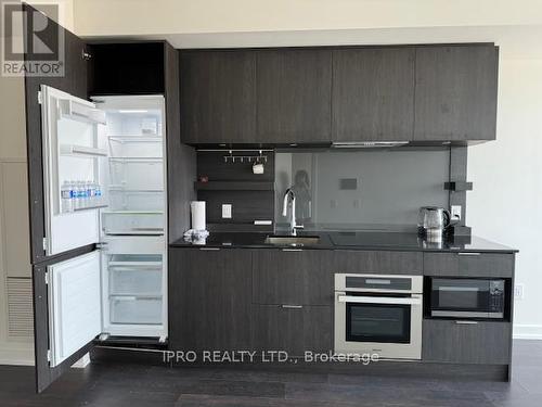 405 - 28 Ann Street, Mississauga, ON - Indoor Photo Showing Kitchen