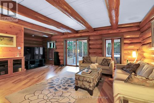 1 Lucas Lane, Ottawa, ON - Indoor Photo Showing Living Room