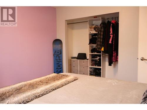 501 8Th Street S, Golden, BC - Indoor Photo Showing Bedroom