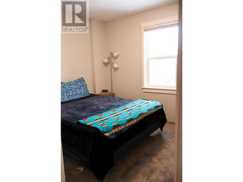 501 8Th Street S, Golden, BC - Indoor Photo Showing Bedroom