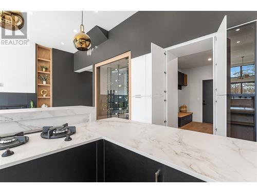 10218 Beacon Hill Drive, Lake Country, BC - Indoor Photo Showing Kitchen