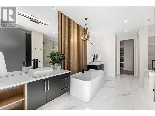 10218 Beacon Hill Drive, Lake Country, BC - Indoor Photo Showing Bathroom