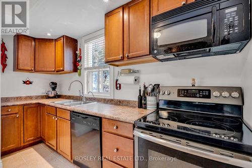 286 Saint Eloi Avenue, Oshawa (Central), ON - Indoor Photo Showing Kitchen With Double Sink