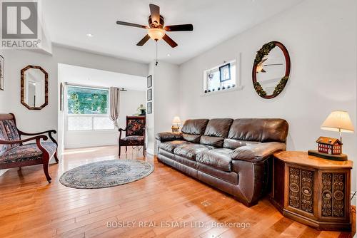 286 Saint Eloi Avenue, Oshawa (Central), ON - Indoor Photo Showing Living Room