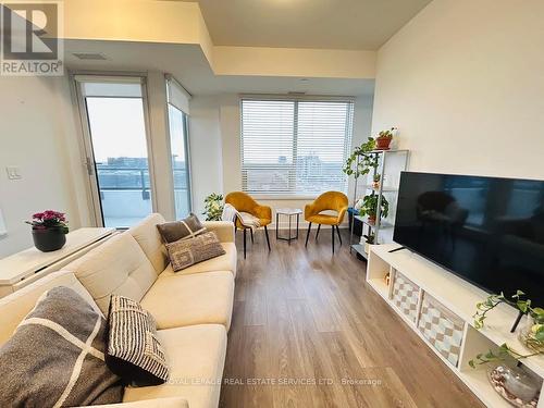 1604 - 297 Oak Walk Drive, Oakville, ON - Indoor Photo Showing Living Room