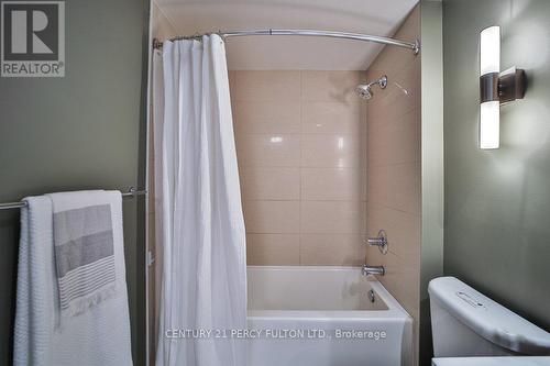 2405 - 15 Viking Lane N, Toronto, ON - Indoor Photo Showing Bathroom