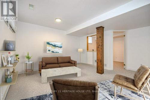 53 Thompson Drive, Guelph, ON - Indoor Photo Showing Living Room