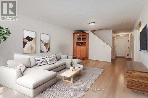 53 Thompson Drive, Guelph, ON - Indoor Photo Showing Living Room