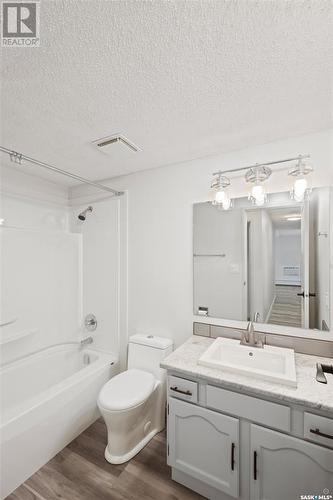 206 66 19Th Street W, Prince Albert, SK - Indoor Photo Showing Bathroom