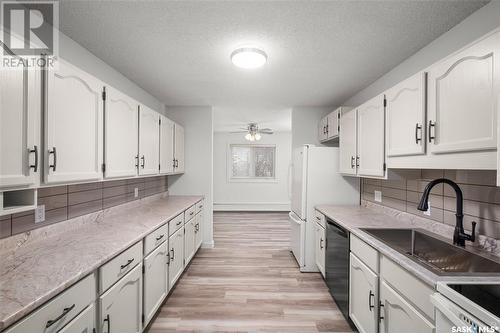 206 66 19Th Street W, Prince Albert, SK - Indoor Photo Showing Kitchen