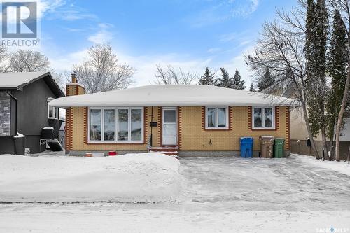 35 Hawkes Avenue, Regina, SK - Outdoor With Facade