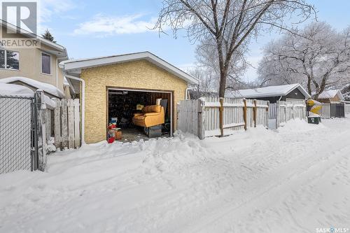 35 Hawkes Avenue, Regina, SK - Outdoor