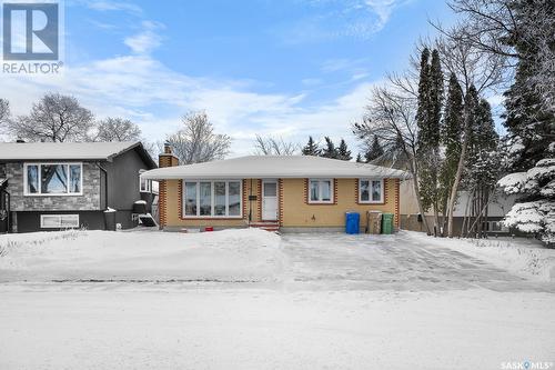 35 Hawkes Avenue, Regina, SK - Outdoor With Facade