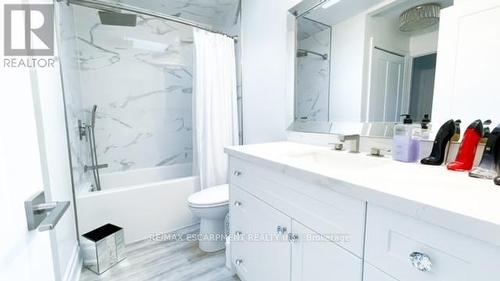 179 Orchard Drive, Hamilton, ON - Indoor Photo Showing Bathroom