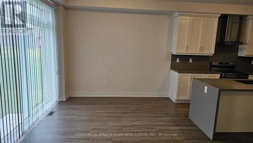 9278 Griffon Street, Niagara Falls, ON - Indoor Photo Showing Kitchen