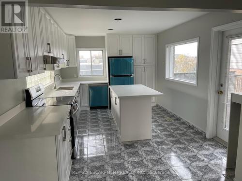 2 - 175 Gray Road, Hamilton, ON - Indoor Photo Showing Kitchen