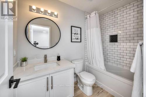 61 Wilkinson Avenue, Cambridge, ON - Indoor Photo Showing Bathroom