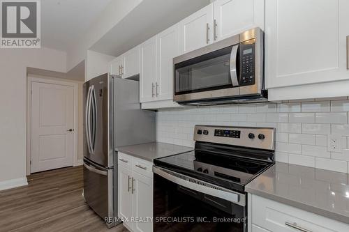 313 - 118 Summersides Boulevard, Pelham, ON - Indoor Photo Showing Kitchen