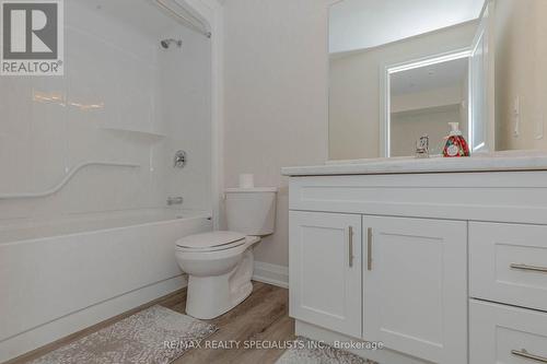 313 - 118 Summersides Boulevard, Pelham, ON - Indoor Photo Showing Bathroom