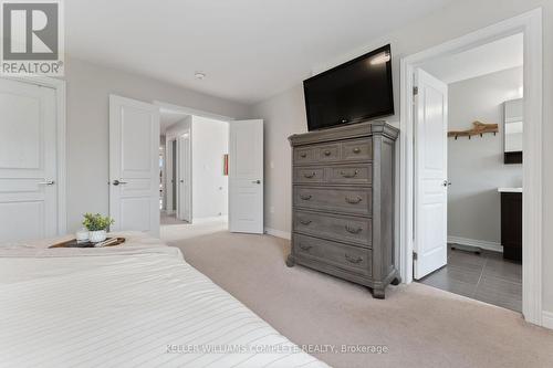 187 - 1890 Rymal Road E, Hamilton, ON - Indoor Photo Showing Bedroom