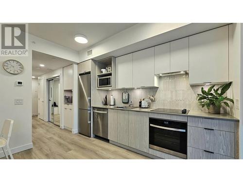 1488 Bertram Street Unit# 1301, Kelowna, BC - Indoor Photo Showing Kitchen