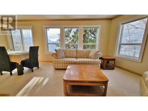 1611 Nickleplate Road Unit# 407 Lot# Sl 26, Rossland, BC - Indoor Photo Showing Living Room