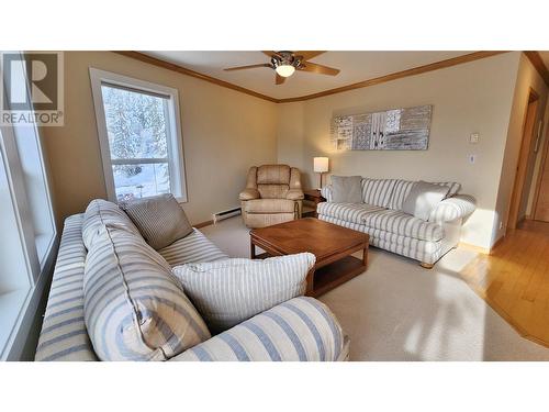 1611 Nickleplate Road Unit# 407 Lot# Sl 26, Rossland, BC - Indoor Photo Showing Living Room