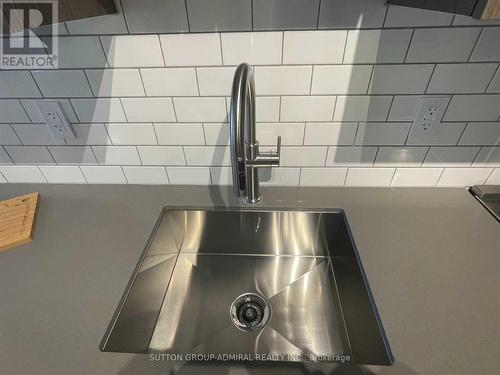 1004 - 15 Wellington Street, Kitchener, ON - Indoor Photo Showing Kitchen With Double Sink